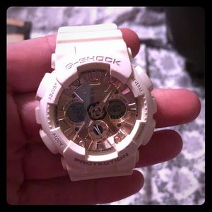 White gold rose G shock